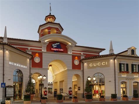 designer outlet serravalle shops.